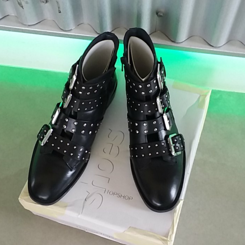 Topshop amy2 studded boots zipper opening